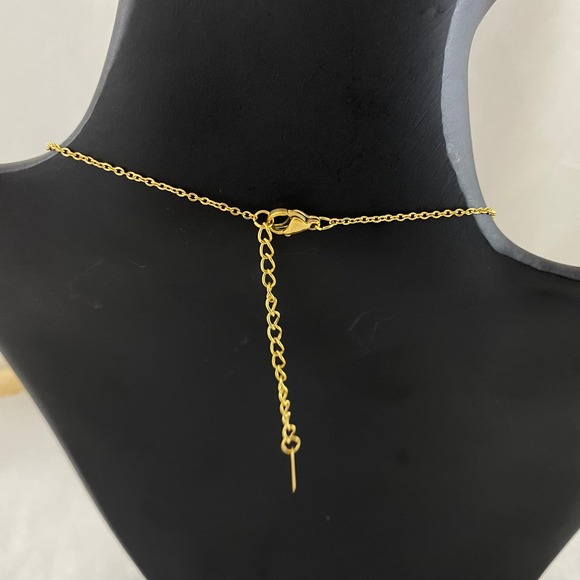 CANDY Square Pave Starburst Pendant Zirconia Necklace - Picture 5 of 10